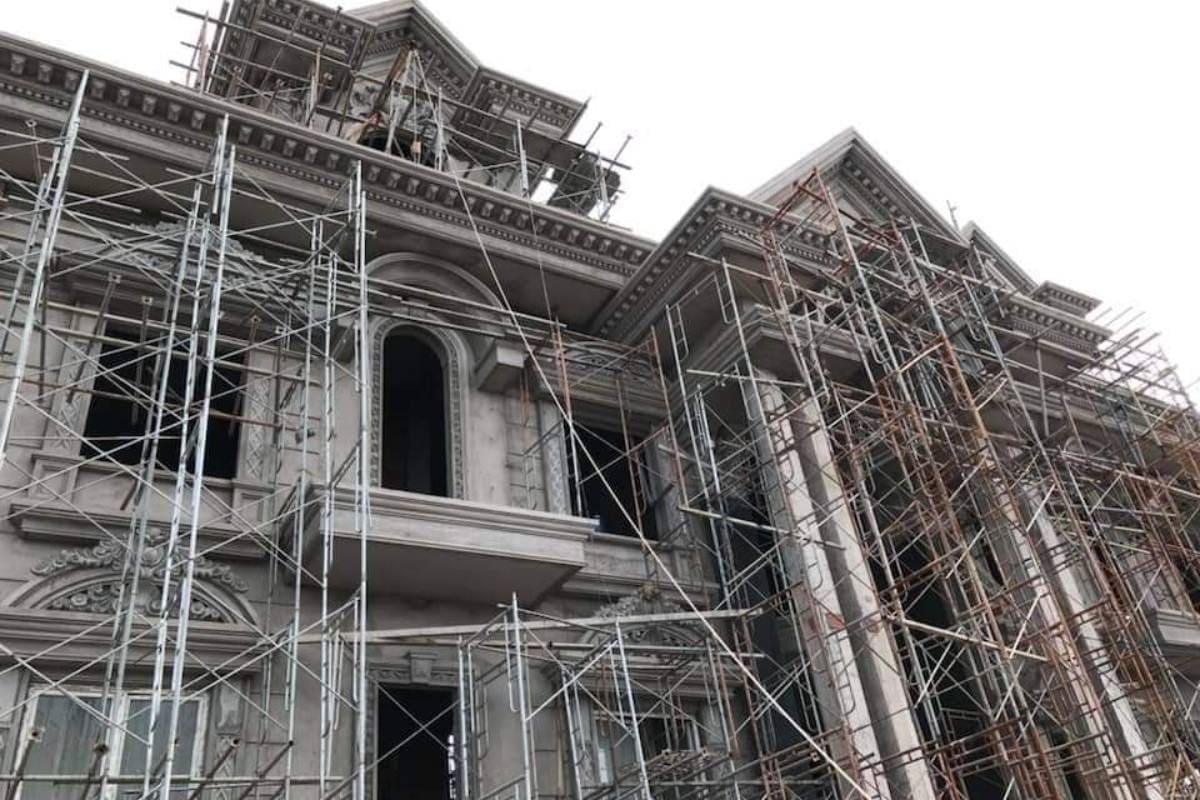 Tiến hành thi công