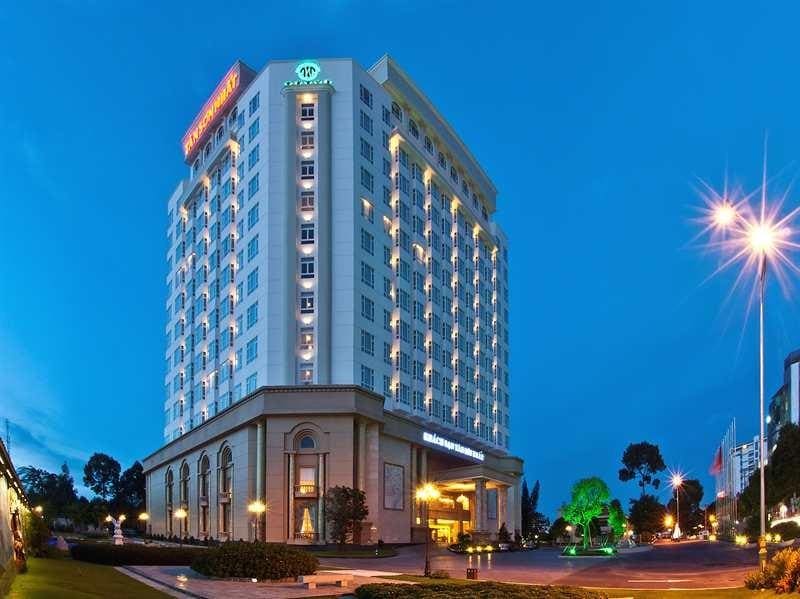 Khách sạn đô thị hiện đại