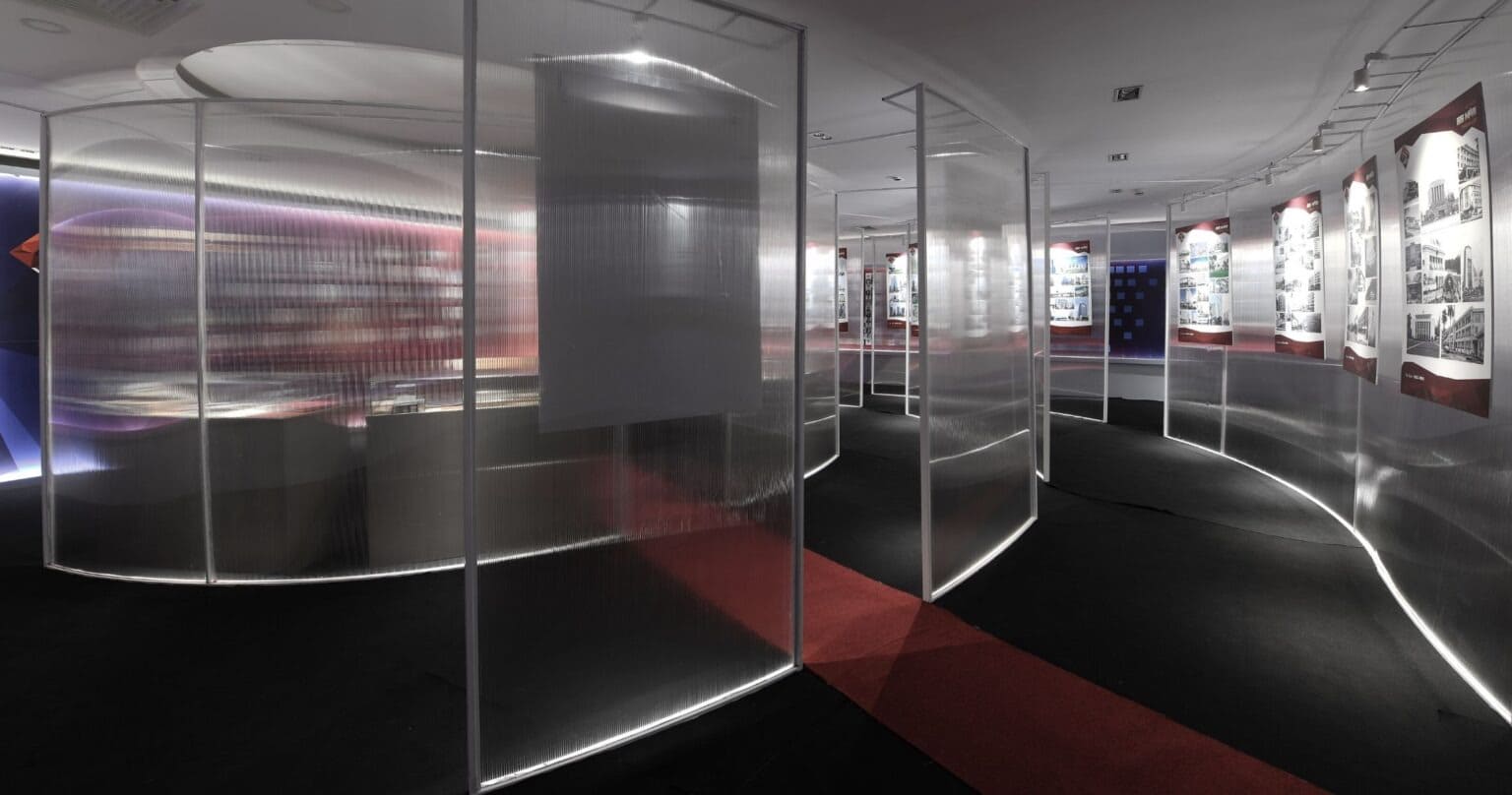 Không gian bên trong triển lãm