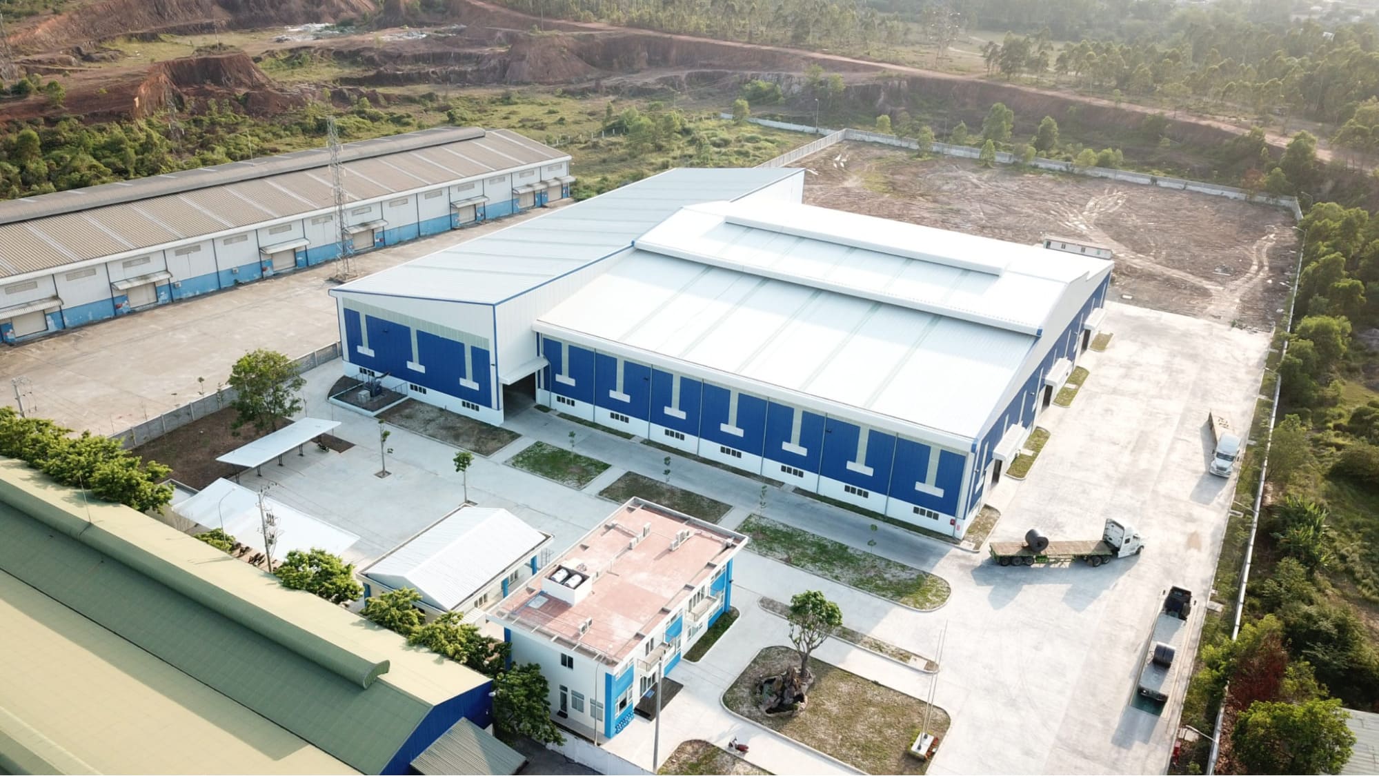 Nhà máy cơ khí và chế tạo